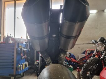Yamaha r1 okruhovka - 2
