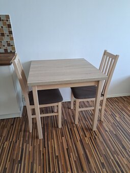 Jídelní stůl a židle - 2
