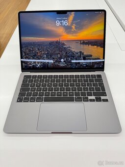 Macbook Air M3 256gb 8gb RAM Space Grey - 2