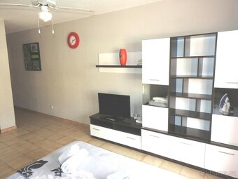 Útulné studio na prodej v Costa Adeje – 45 m², terasa, bazén - 2