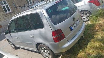 VW Touran 7 mist - 2