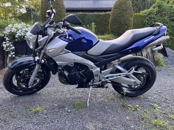 Suzuki gsr 600 - 2