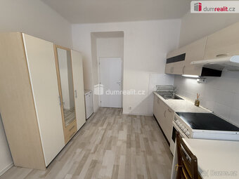 Pronájem bytu 1+kk 30 m2 P5 Smíchov zařízený po rekonstrukci - 2