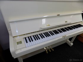 Bílé piano, pianino, klavír Samick - 2