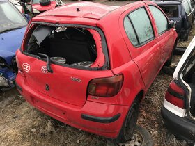 Toyota Yaris 1,0 VVT-i 2005 48kW - dily z vozu - 2