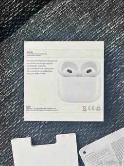 AirPods 2021 s bezdrátově nabíjecím pouzdrem - 2