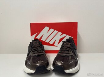 Nike V2K Run Velvet Brown vel.44,5/28,5cm - 2