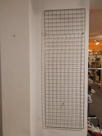 Prodám zařízení z obchodu s oděvy (stojany, štendry, světla) - 2