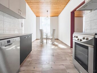 Pronájem prostorného bytu 2+1, 84 m2 - centru města - 2