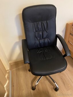 Kancelářské otočné křeslo - 2