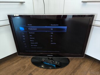 LED Televize Samsung UE32C4000 - 32" (82 cm) - 2