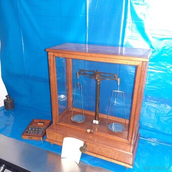 Starožitné laboratorní váhy vč.lab. závaží Josef Nemetz Wien - 2