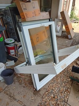 Plastové střešní okno 78x98 - 2