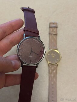 Dvoje stylové hodinky – zlaté + stříbrné, cena za oboje - 2