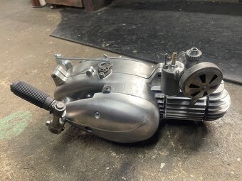 Jawa 555 motor po GO - 2