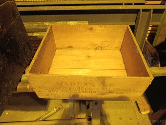 Stará bedýnka, prepravka s nápisem - 2