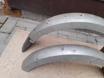 Blatníky Babetta 207, cena za oba 300,- - 2