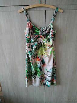 Letní šaty s tropickým vzorem, vel. S/M - 2