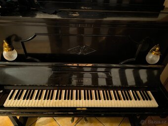 Klavír Petrof  levně - 2