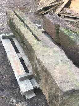 pískovcový sloupek - 2