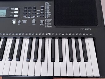 Yamaha PSR-E373 - 2