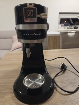 Prodám kuchyňský robot Electrolux EKM 4200 - 2