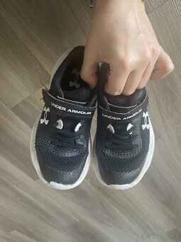 Tenisky Under Armour 31,5 - 2