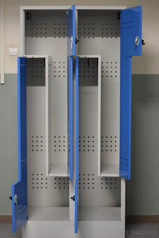 šatní skříňka kovová se 4 boxy, 13x - 2