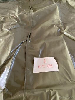 Vojenská pláštěnka - 2