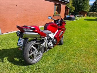 Honda VFR 800 - 2