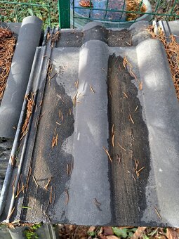 BRAMAC střešní tašky černé - 2