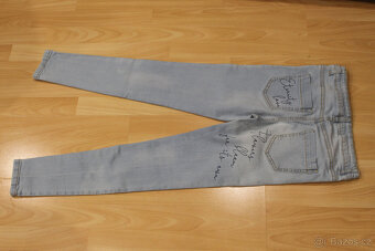 Krásné dívčí džíny vel. 158 - 2
