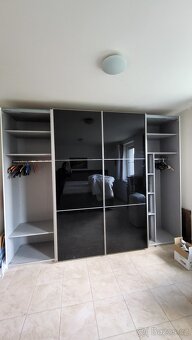 Šatní skříň - 2