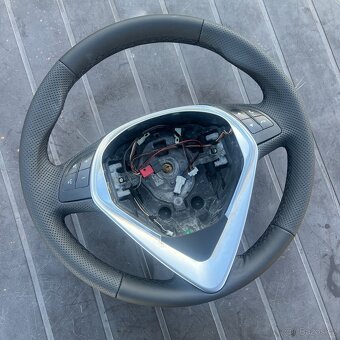 Alfa romeo Guilietta nový kožený volant - 2