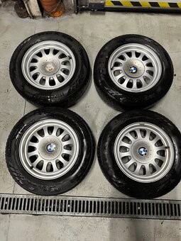 Kola BMW r15 - 2