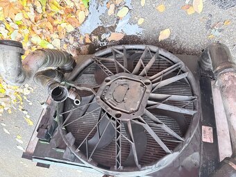 BMW e61 Chladičová stěna - 2