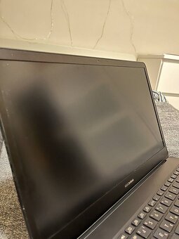 ASUS ZenBook UX580GD - 2