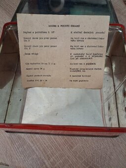 RETRO  AUTOLÉKÁRNIČKA   SANITAS   80 LÉTA - 2