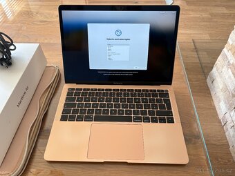 MacBook Air 13" 8GB/256GB - 2