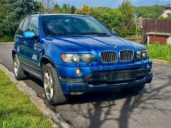 X5 is 4.6 V8 Estoril Blau - 2