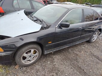 BMW E39 525i 2001 141kW - TOP VYBAVA, DILY - 2
