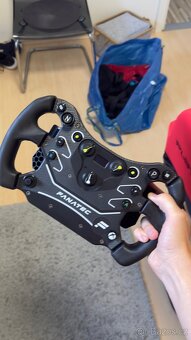 Sim racing simulator FANATEC - 2