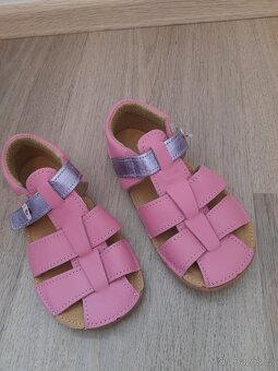 NOVÉ Dívčí barefoot sandálky vel. 26 - 2