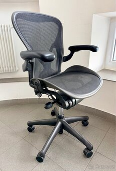 kancelářská židle Herman Miller Aeron - 2