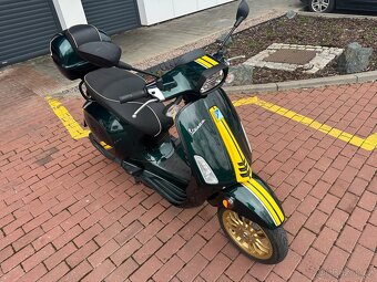Vespa Sprint 150 Racing Sixties 2021 - 2
