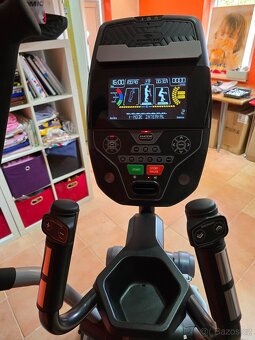 Eliptický trenažér BOWFLEX LX5i - 2