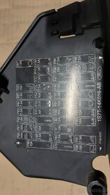 Přihrádka řidiče z vozu Ford Mondeo mk3 - 2