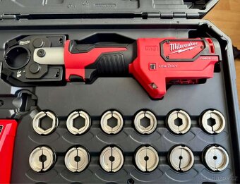 Aku hydraulický kabelový lis Milwaukee M18 HCCT-201C - 2