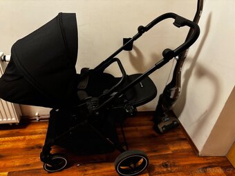 KINDERKRAFT SELECT Kočárek sportovní Yoxi Pure Black - 2