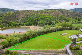 Prodej pozemku k bydlení, 1500 m², Jince, Za černým mostem - 2